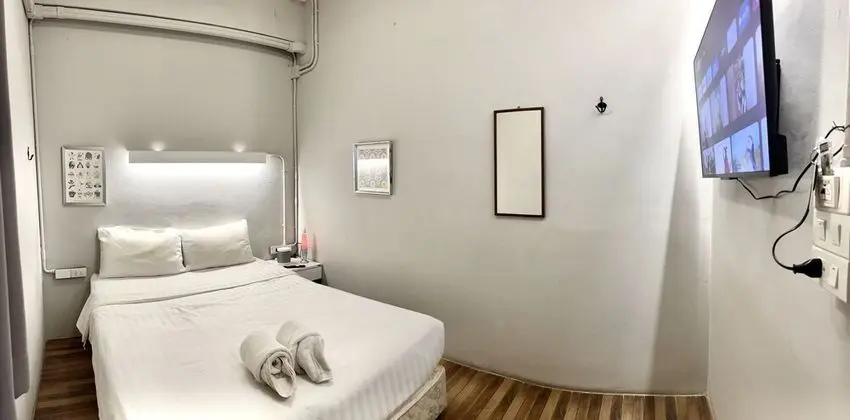 Private Room 1 with Shared Bathroom