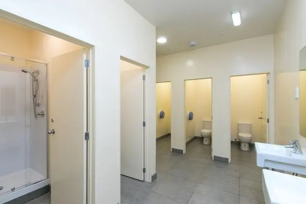 Comfort Tek Büyük Yataklı Oda, Ortak Banyo