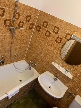 Economy Tek Büyük Yataklı Oda