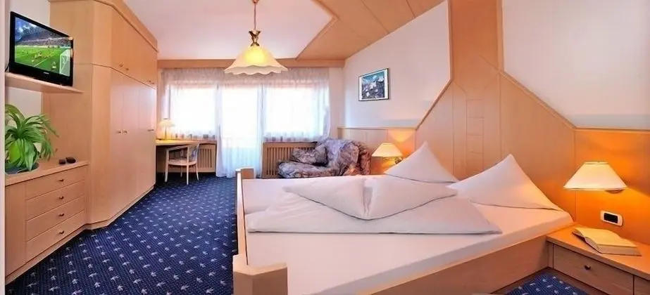 Comfort Büyük Yataklı Tek Kişilik Oda