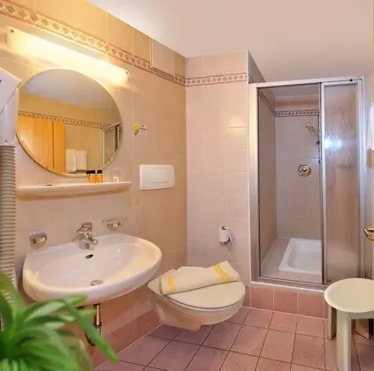 Comfort Büyük Yataklı Tek Kişilik Oda