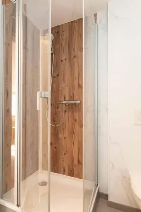 Basic Ortak Ranzalı Oda, Ortak Banyo, Dağ Manzaralı