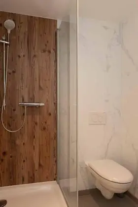 Basic Ortak Ranzalı Oda, Ortak Banyo, Dağ Manzaralı