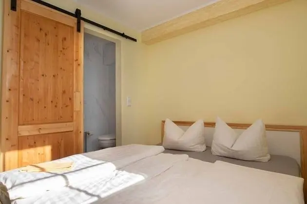 Basic Tek Büyük Yataklı Oda, Ortak Banyo, Dağ Manzaralı