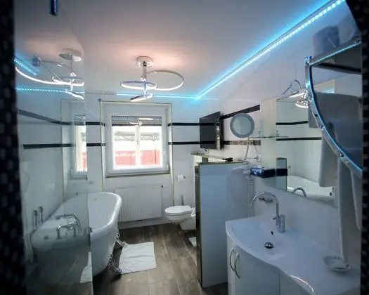 Deluxe Tek Büyük Yataklı Oda, Sıcak Su Havuzu