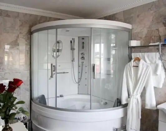 Deluxe Tek Büyük Yataklı Oda, Sıcak Su Havuzu