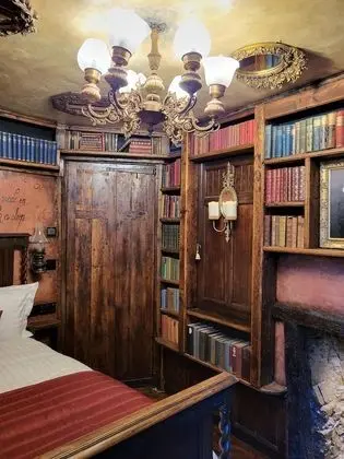 Standard Dört Kişilik Oda, Banyolu/Duşlu (Libraryum)