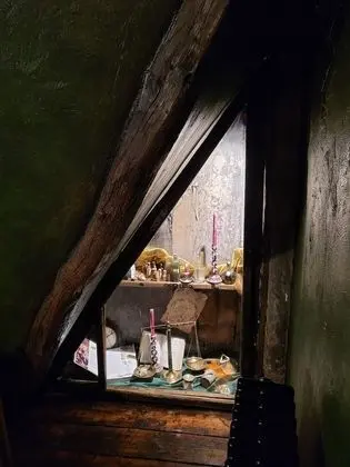 Traditional Süit, Banyolu/Duşlu (Apothecary)