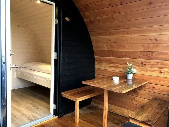 Kulübe, Göl Manzaralı