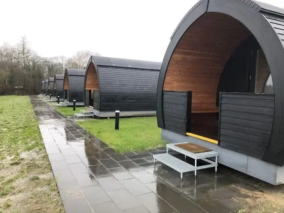 Kulübe, Göl Manzaralı