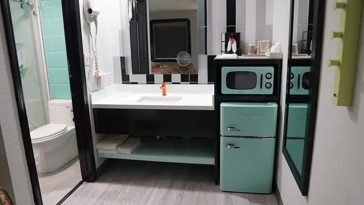Basic Tek Büyük Yataklı Oda
