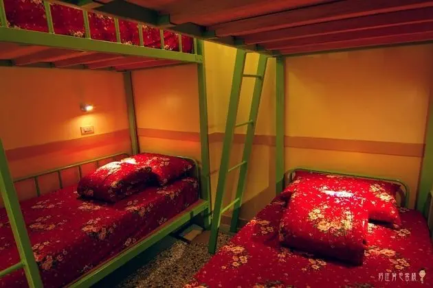 Dört Kişilik Oda, Ortak Banyo