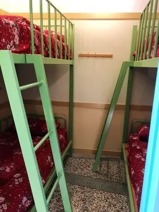 Dört Kişilik Oda, Ortak Banyo