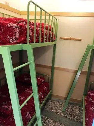 Dört Kişilik Oda, Ortak Banyo