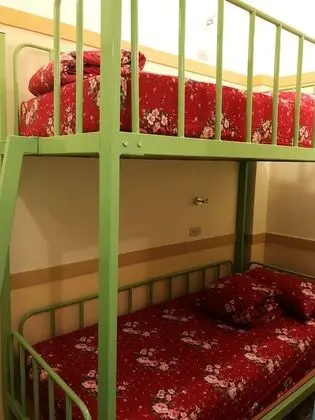 İki Ayrı Yataklı Oda, Ortak Banyo