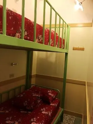 İki Ayrı Yataklı Oda, Ortak Banyo
