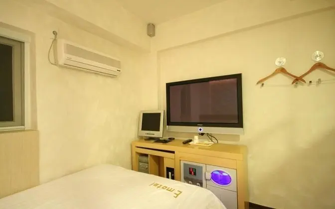 Oda (Mini Room (in front of Hoegi Station )