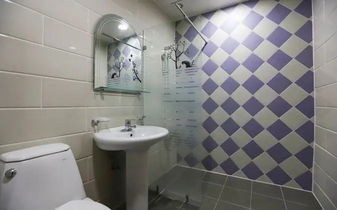 Oda (James Dean (Lower Floor))