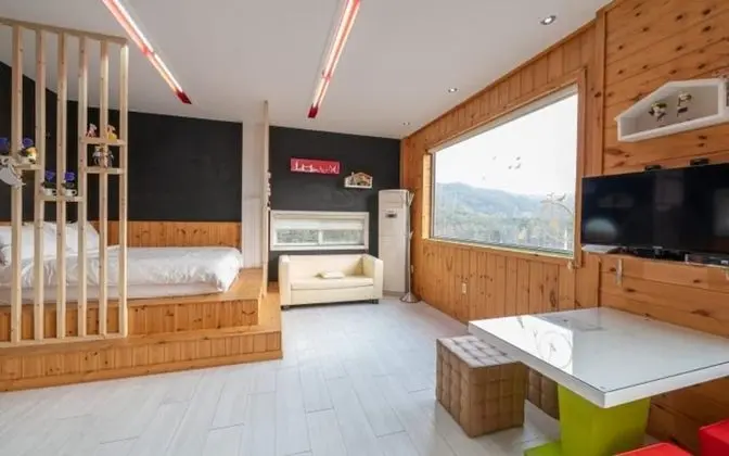 Oda (P201 (Whirlpool Spa Random Assignment)