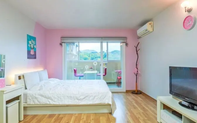 Oda (Cherry Pink (Whirlpool Spa))