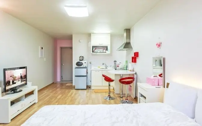 Oda (Cherry Pink (Whirlpool Spa))