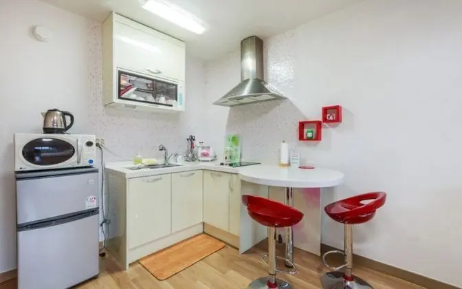 Oda (Cherry Pink (Whirlpool Spa))