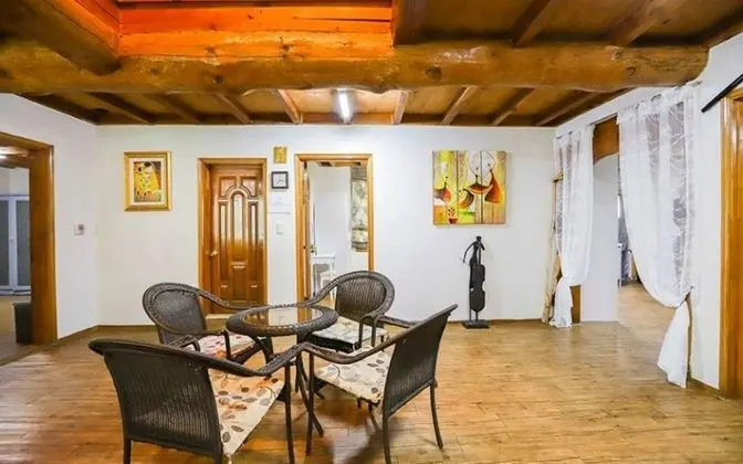 Oda (Separate House )