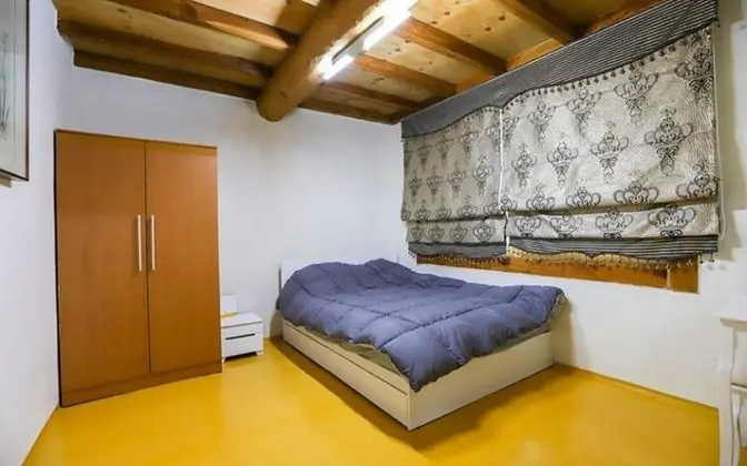 Oda (Separate House )