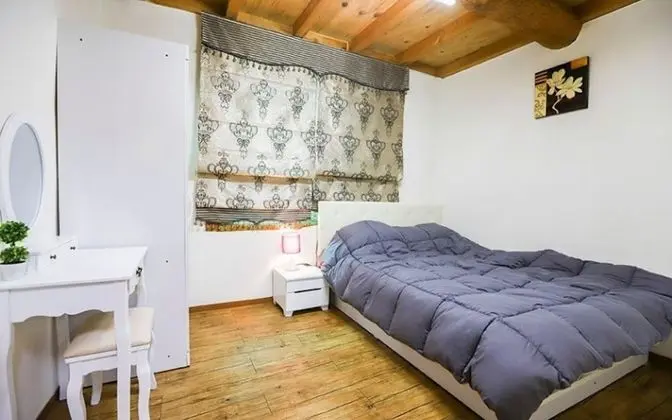 Oda (Separate House )