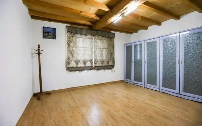 Oda (Separate House )