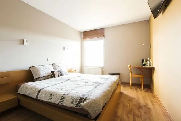 Tek Büyük veya İki Ayrı Yataklı Oda, Tepe Manzaralı