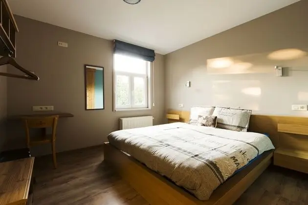 Tek Büyük veya İki Ayrı Yataklı Oda, Tepe Manzaralı