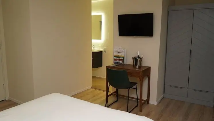 Comfort Tek Büyük Yataklı Oda