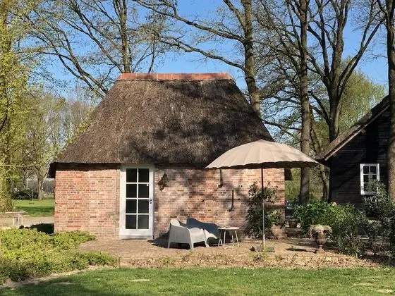Romantic Tek Büyük Yataklı Oda (Het Koetshuis)