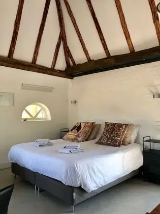 Romantic Tek Büyük Yataklı Oda (Het Koetshuis)
