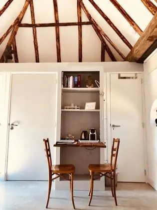 Romantic Tek Büyük Yataklı Oda (Het Koetshuis)