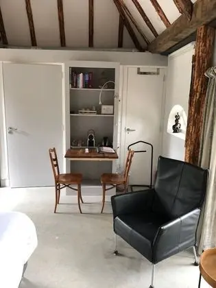 Romantic Tek Büyük Yataklı Oda (Het Koetshuis)