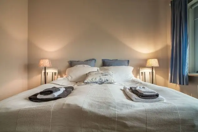 Tek Büyük Yataklı Oda, Ortak Banyo