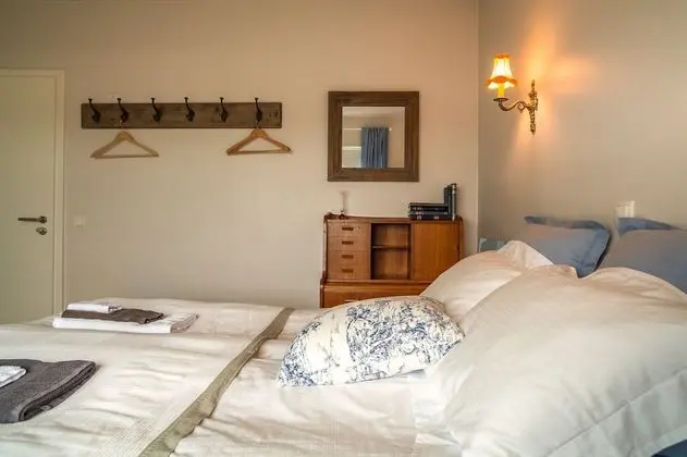 Üç Kişilik Oda, Ortak Banyo