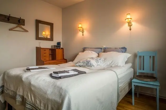 Üç Kişilik Oda, Ortak Banyo