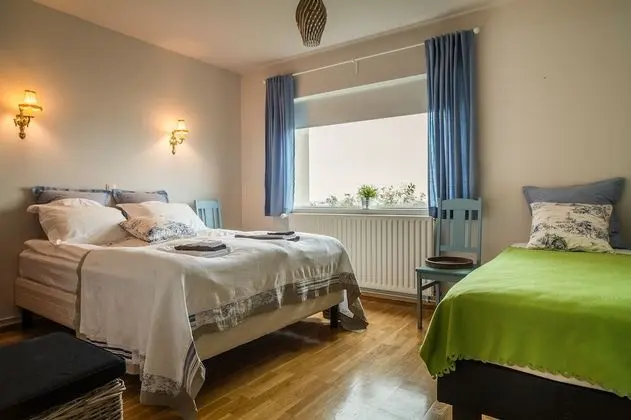 Üç Kişilik Oda, Ortak Banyo