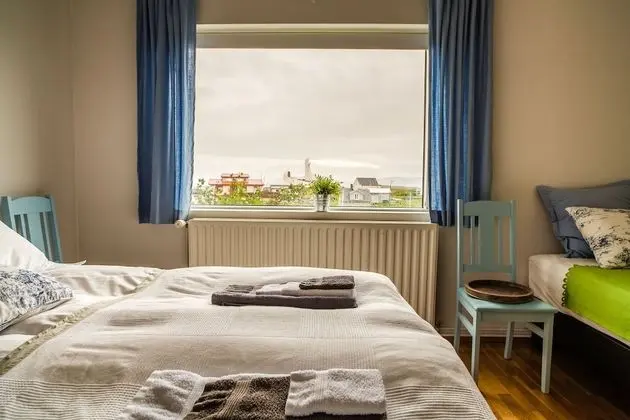 Üç Kişilik Oda, Ortak Banyo