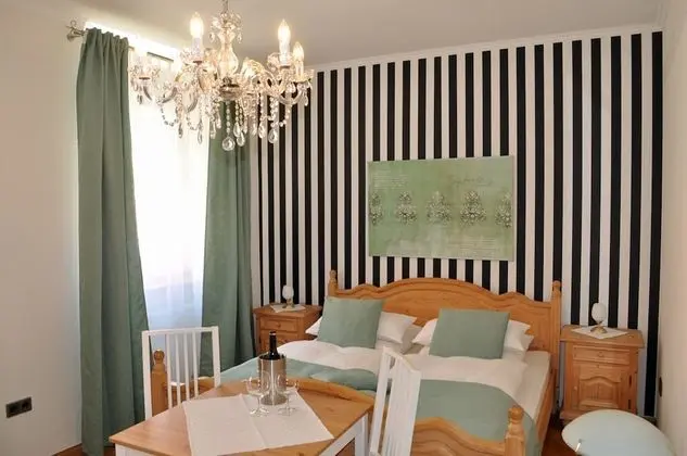 Economy Tek Büyük Yataklı Oda