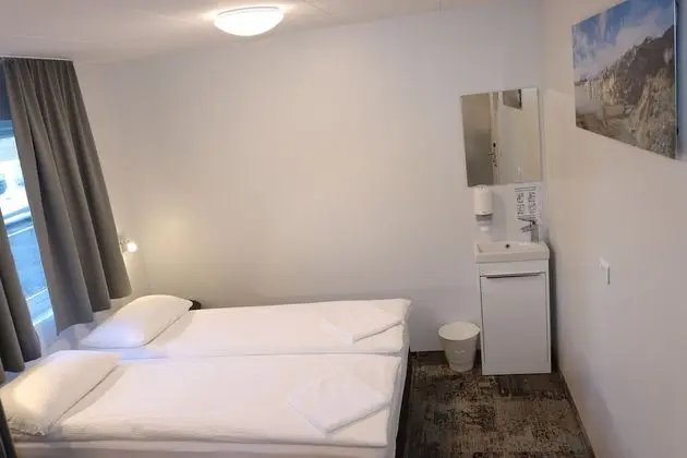 Dört Kişilik Oda, Ortak Banyo