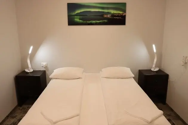 Üç Kişilik Oda, Ortak Banyo