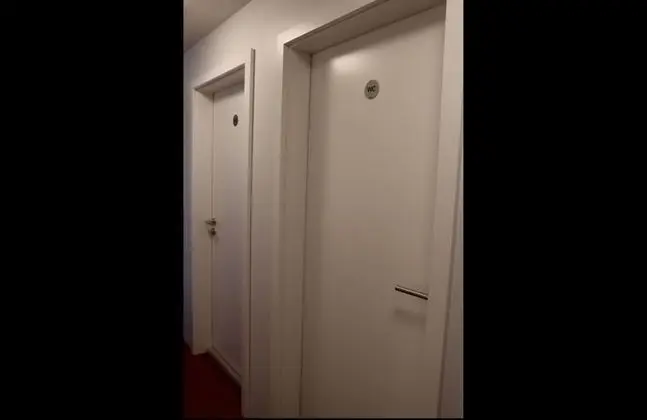 Üç Kişilik Oda, Ortak Banyo