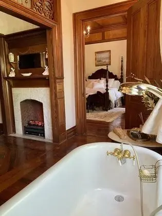 Süit, Özel Banyo (Pearl Suite)