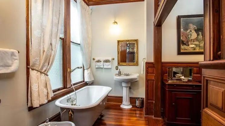 Süit, Özel Banyo (Pearl Suite)