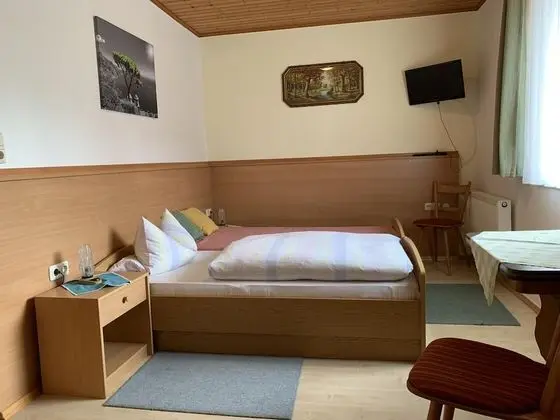 Tek Büyük Yataklı Oda