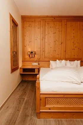 Basic Tek Büyük Yataklı Oda, 1 Büyük (Queen) Boy Yatak, Dağ Yamacı